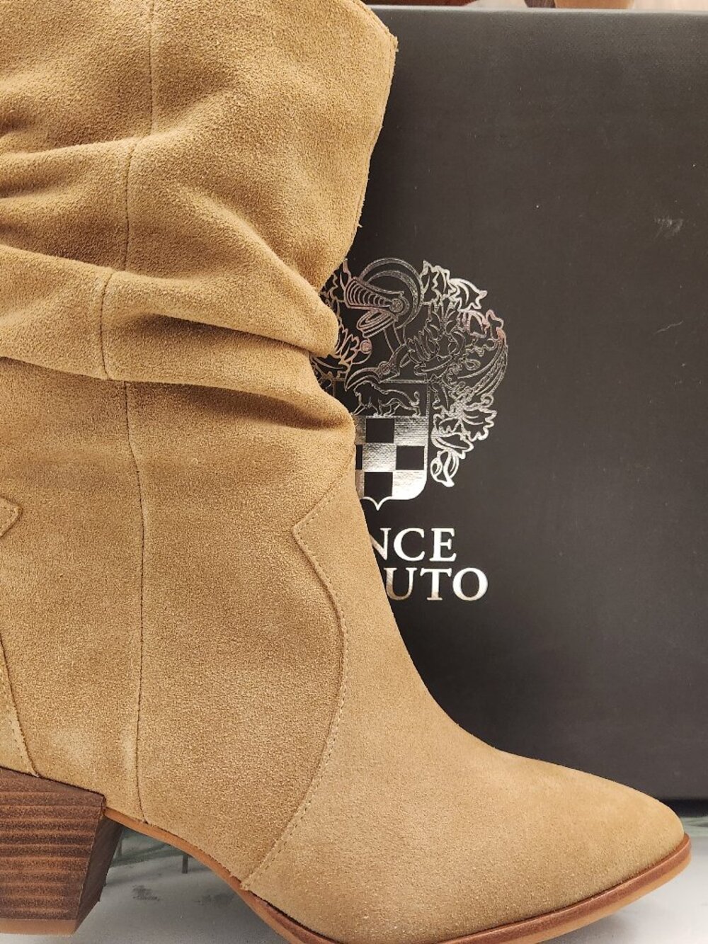 Vince Camuto "Sensenny" New Tortilla Verona heeled Boots. NIB. Size 6